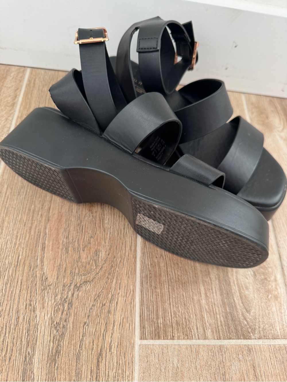 Call It Spring Sandals- size 8 - Picture 4 of 4